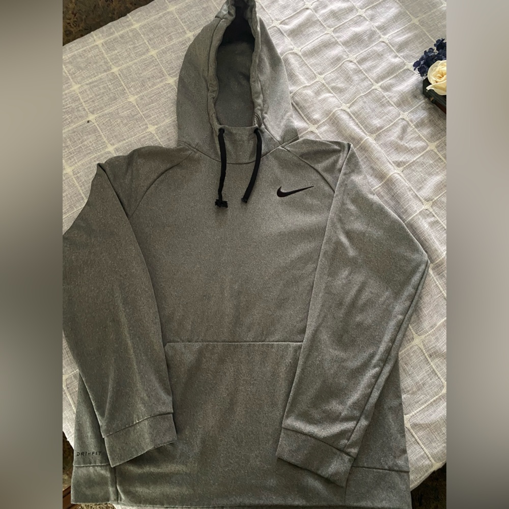 Nike pullover hoodie